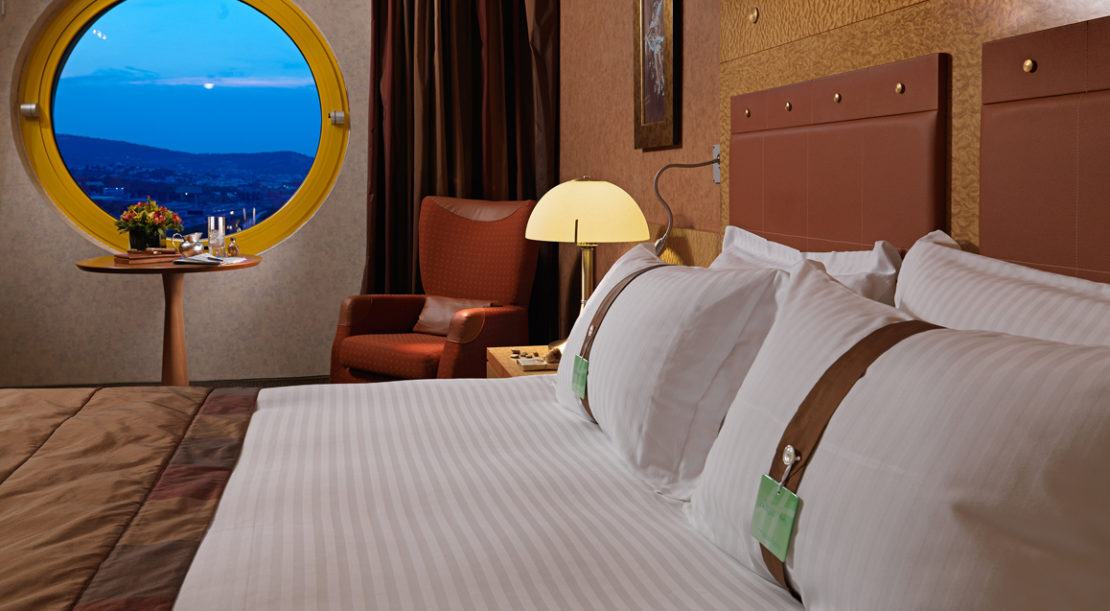 2. Executive Room