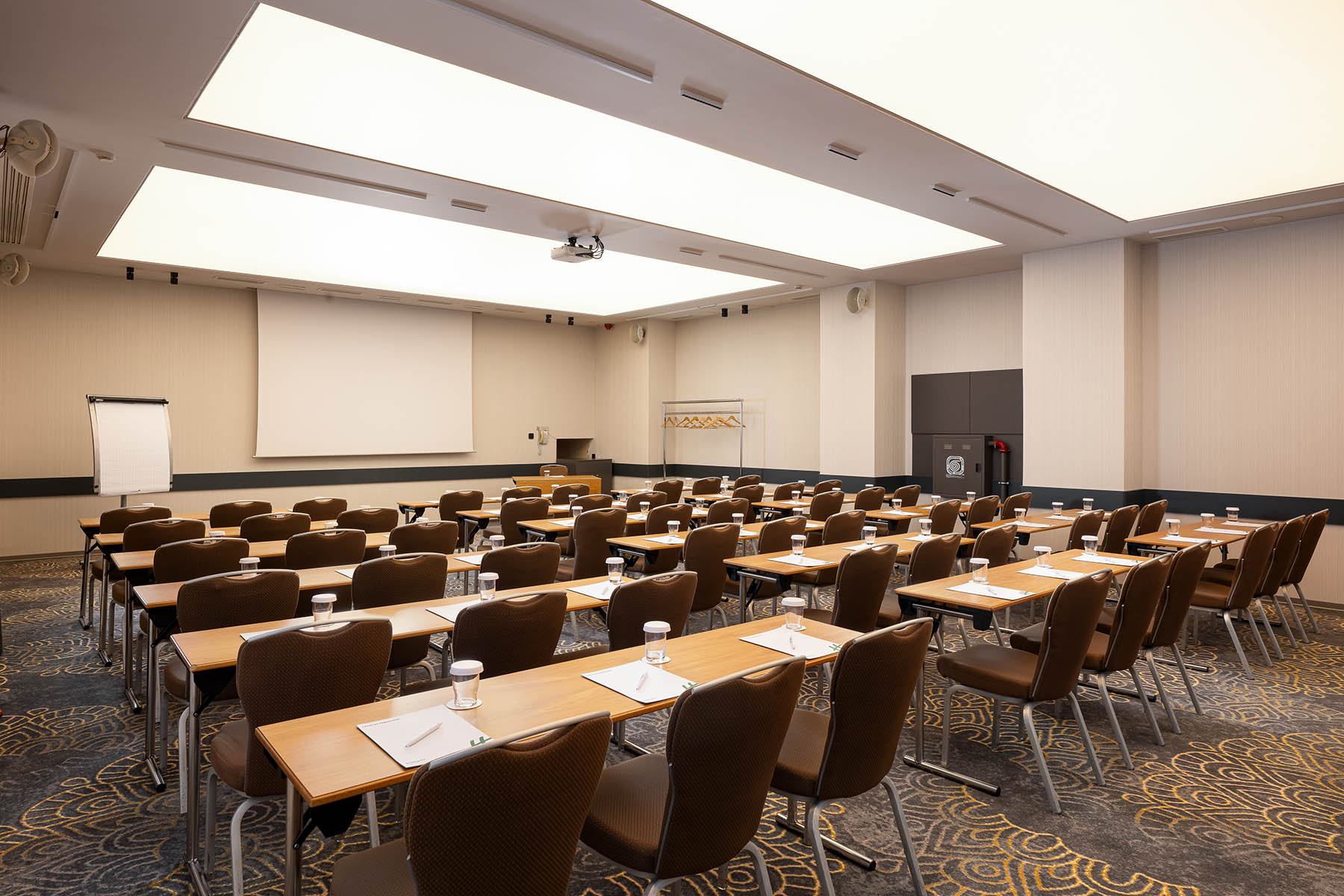 Hall (6)